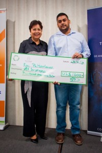 1 Raj Paltantewari sleept VES  Masterthesisprijs 2018 in de wacht