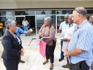 1Minister Ferrier neemt vrijdag besluit over wantoestanden Cultuur-directie.1