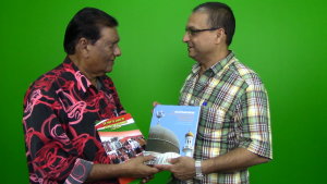 1Ramadhin legt 70 jaar VHP vast in boekwerk