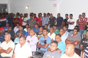 A PLO-bestuur ne deug!”