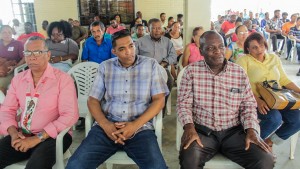 Enkele aanwezigen op de feestvergadering van C-47 (foto: Ricky Bahadoersingh)