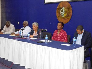 Ferrier ontslaat Menke als Bestuursvoorzitter Adekus