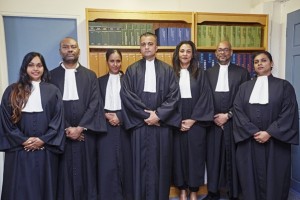 De Groep-Pick v.l.n.r. Seema Doelam, Glenn van der San, Serena Essed, Benito Pick, Anne-Marel Linger, Murwin Dubois en Nalini Ramnarain. Foto: collectie-Groep Pick