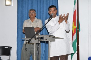 Pandit Nitin Jagbandhan in de Royal Ballroom van Lalla Rookh (foto: Regilio Derby)