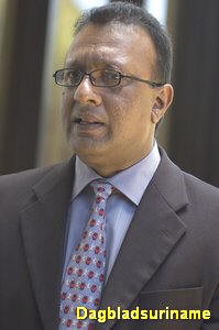 Soedeshchand Jairam juicht nieuw agrarisch bedrijf InVitroPlants toe