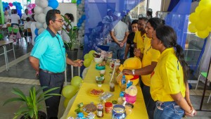 Studenten Covab organiseren mini-informatiebeurs (1)