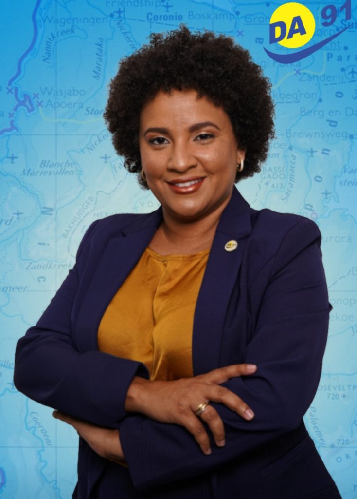 Politieke Profielen: Echo Anja Roos (DA’ 91) – Dagblad Suriname
