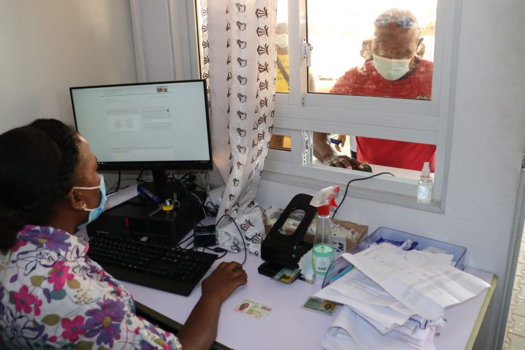 Wetswijziging moet geldigheid oude IDkaarten verlengen Dagblad Suriname