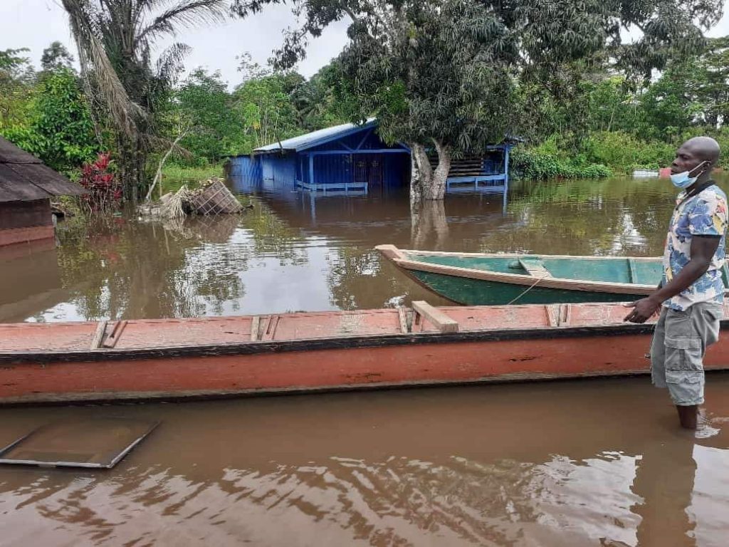 Wateroverlast in Kwakoegron neemt toe Dagblad Suriname