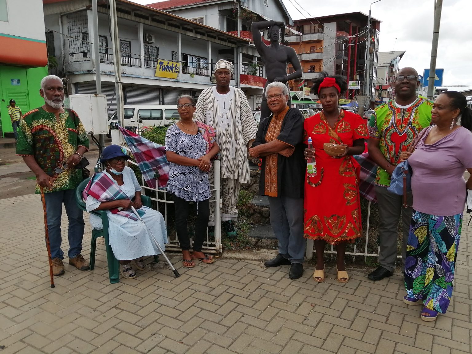 Vrijheidsstrijder Boni herdacht op Kwakoeplein in Paramaribo – Dagblad