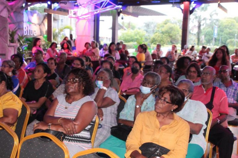 Goed bezochte lezing Skin Glanz in samenwerking met Blue Grand Cafe