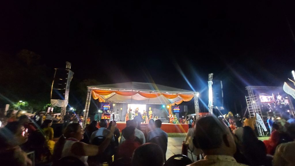 Duizenden op het plein voor festiviteiten Divali en Suriname Dia