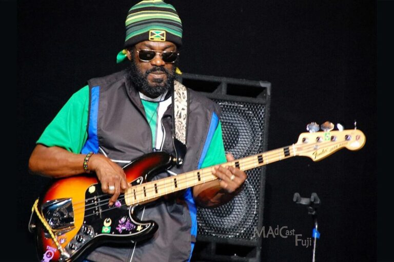 Jamaica: Aston Barrett (77), bassist en bandleider van Bob Marley